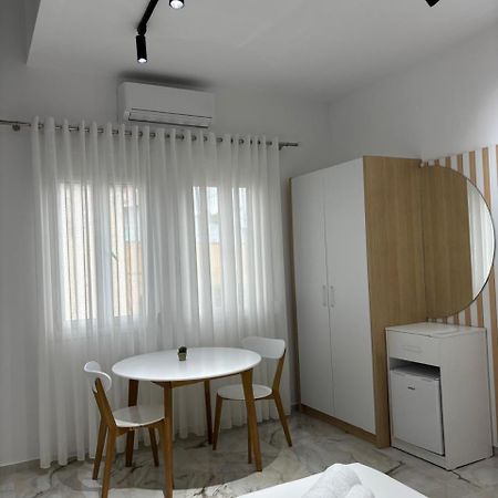 Guest House Adi Hoxha بيرات المظهر الخارجي الصورة