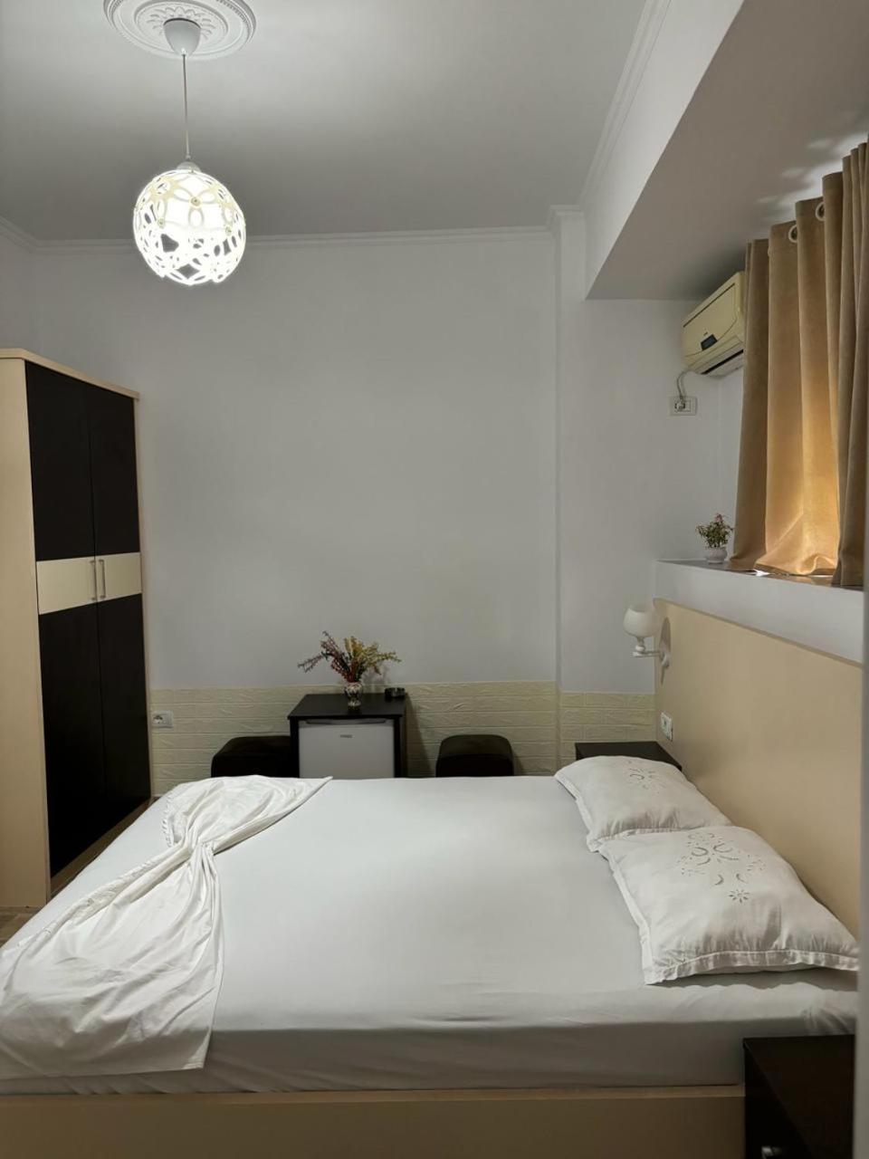 Guest House Adi Hoxha بيرات المظهر الخارجي الصورة
